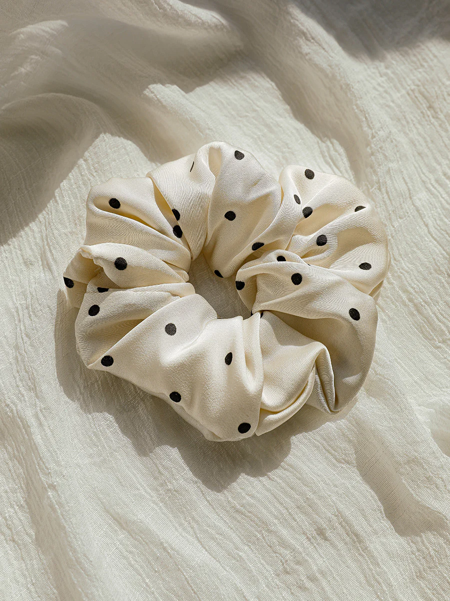 Bow Bliss Scrunchie - Image 2