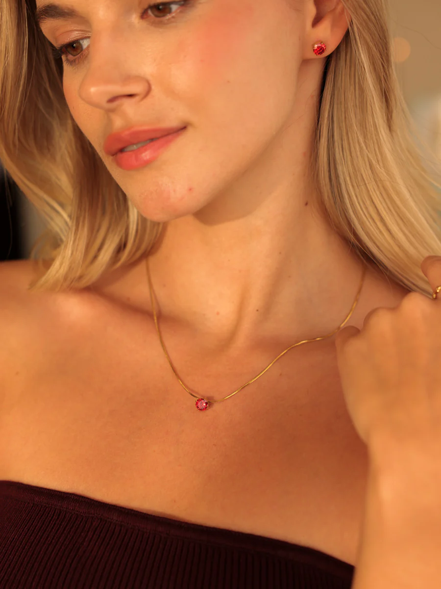 Crystal Delight Dark Red Stub-Ohrringe - Image 6